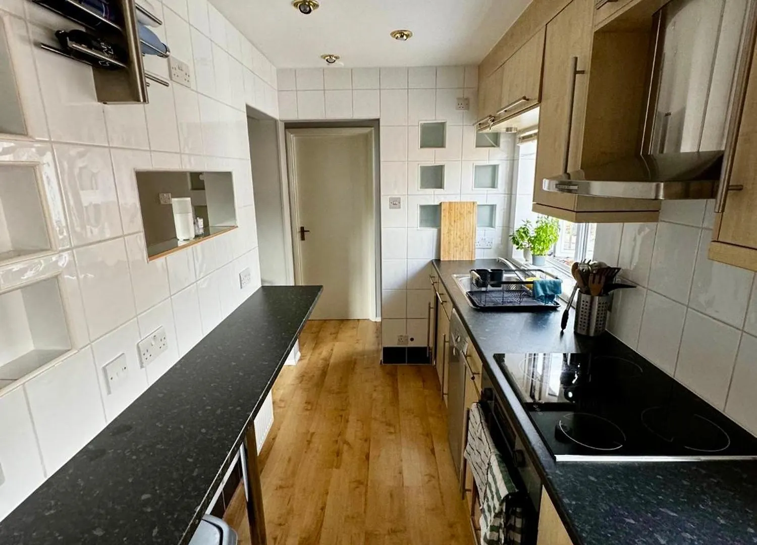 Amazing En-Suite Apartment In Finchley Central Londra
