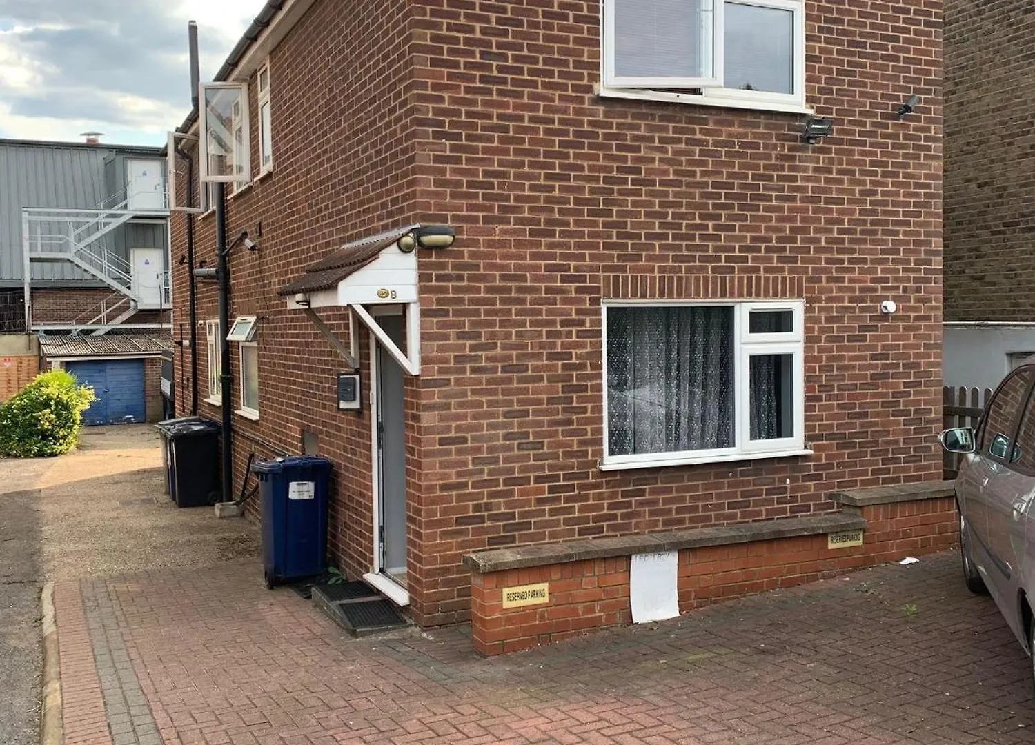 Amazing En-Suite Apartment In Finchley Central Londra