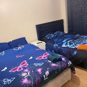 Airport, Excel & 02 Arena Proximity House London