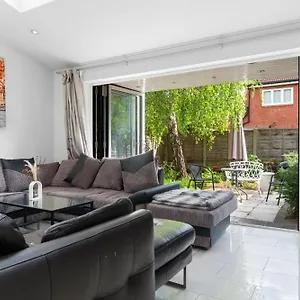 Shard View 3 Bed Entire London