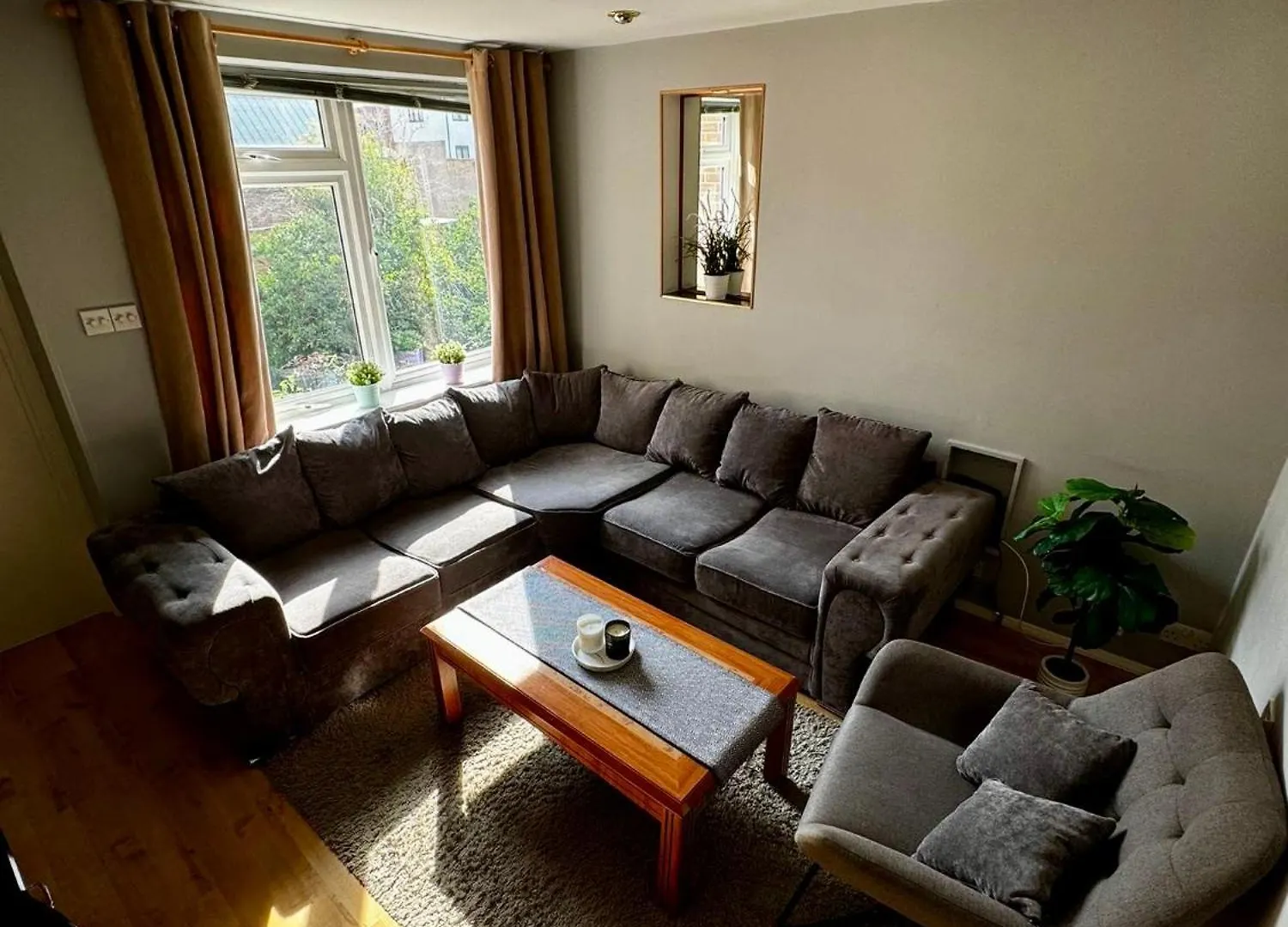Amazing En-Suite Apartment In Finchley Central London